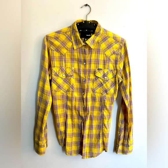 Hurley summer plaid button down shirt! ✌️ - Picture 1 of 4